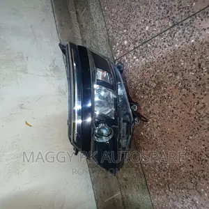 Voxy 2015 Headlight Xenon