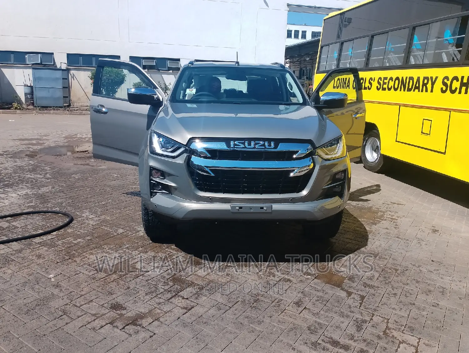 New Isuzu MU-X 2024 Gray