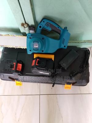 Cordless Chain Saw - thumbnail 2