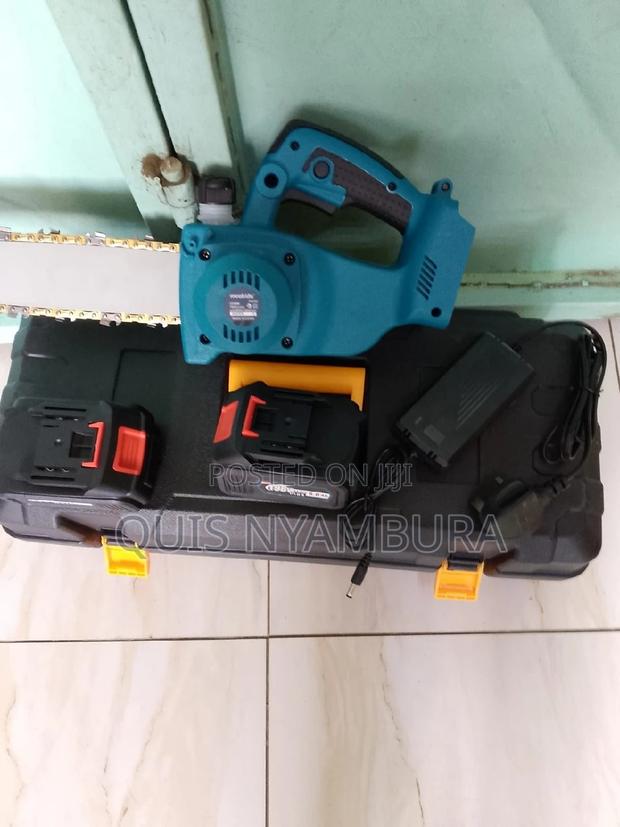 Cordless Chain Saw - main view