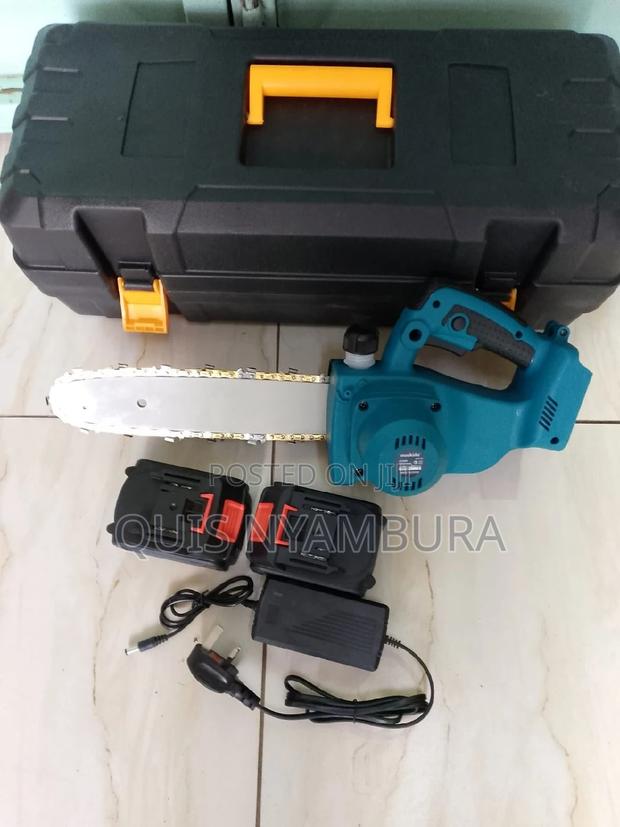 Cordless Chain Saw - thumbnail 3