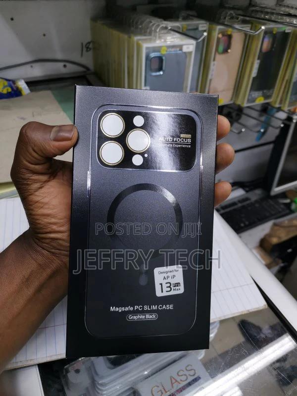 iPhone 13 Pro Max Auto Focus Cover Magsafe Case - thumbnail 3