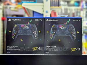 Sony PS5 Dualsense Controller - Lebron James Limited Edition - thumbnail 2