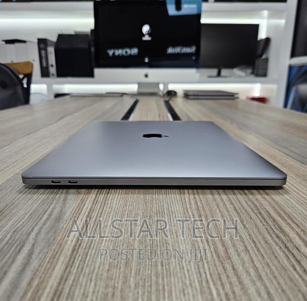 Laptop Apple MacBook 2019 16GB Intel Core I7 SSD 512GB - thumbnail 9
