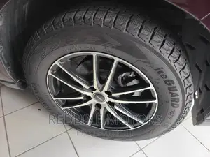 Toyota Harrier 2.0 2016 Purple