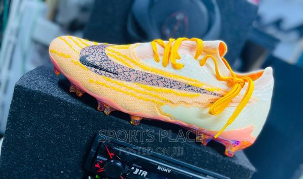 Latest Phantom GX Low-Cut Football Boots