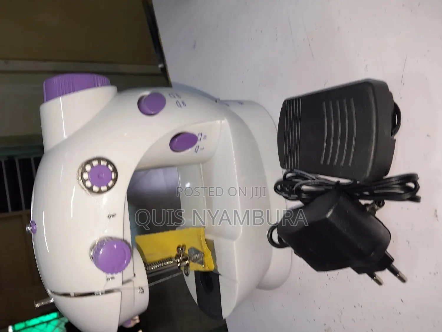 Mini Sewing Machine