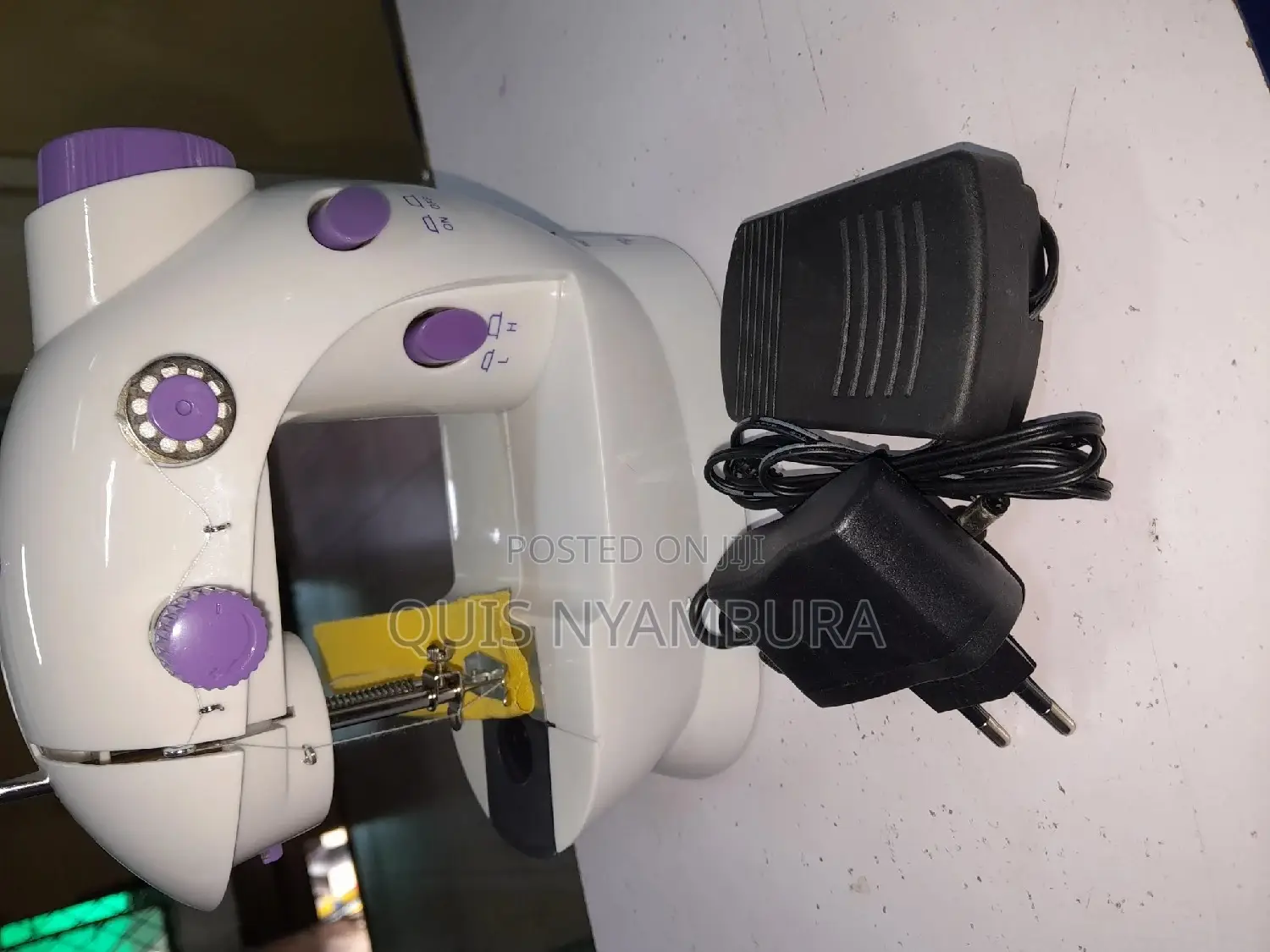 Mini Sewing Machine