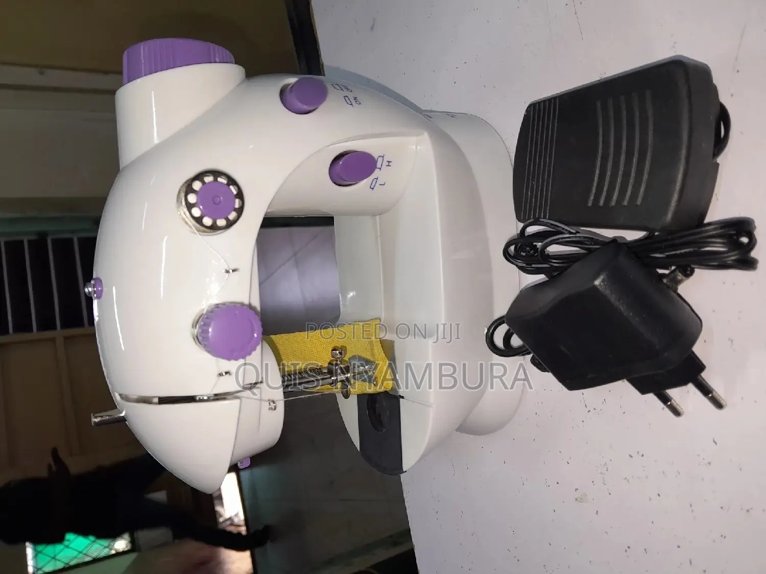 Mini Sewing Machine