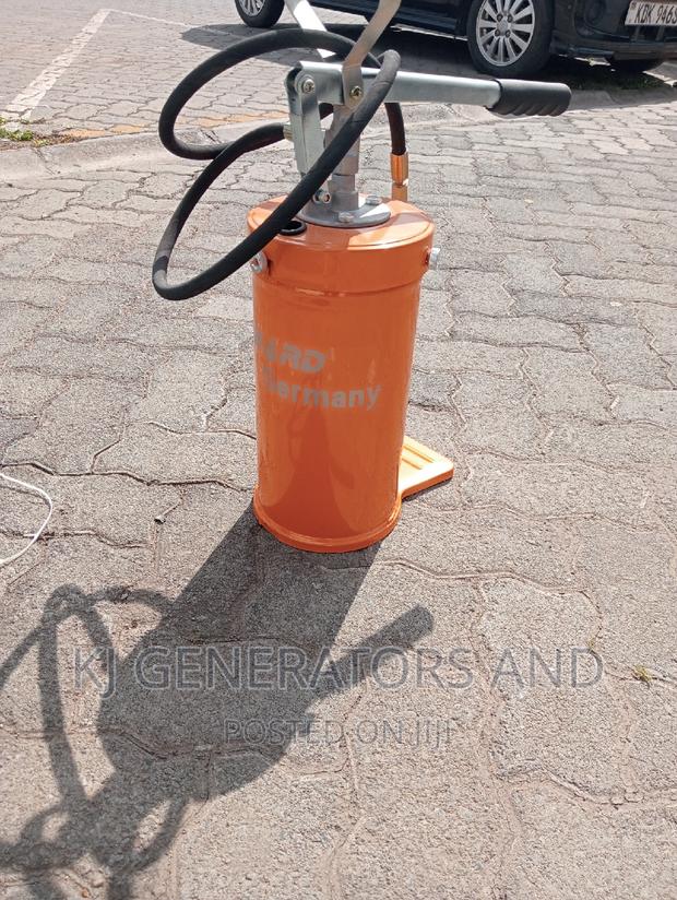 Hand Held Grease Pump . - thumbnail 3