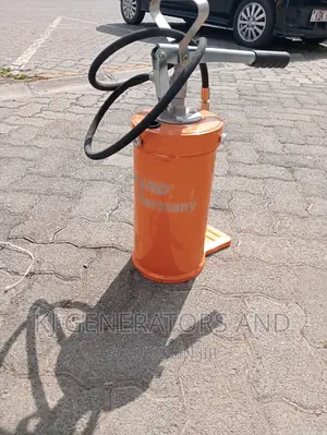 Leignard Hand Held Grease Pump.(Germany)