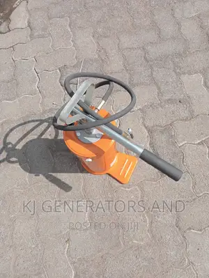 Leignard Hand Held Grease Pump.(Germany)