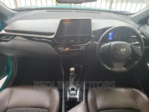 Toyota C-HR 2017 Blue