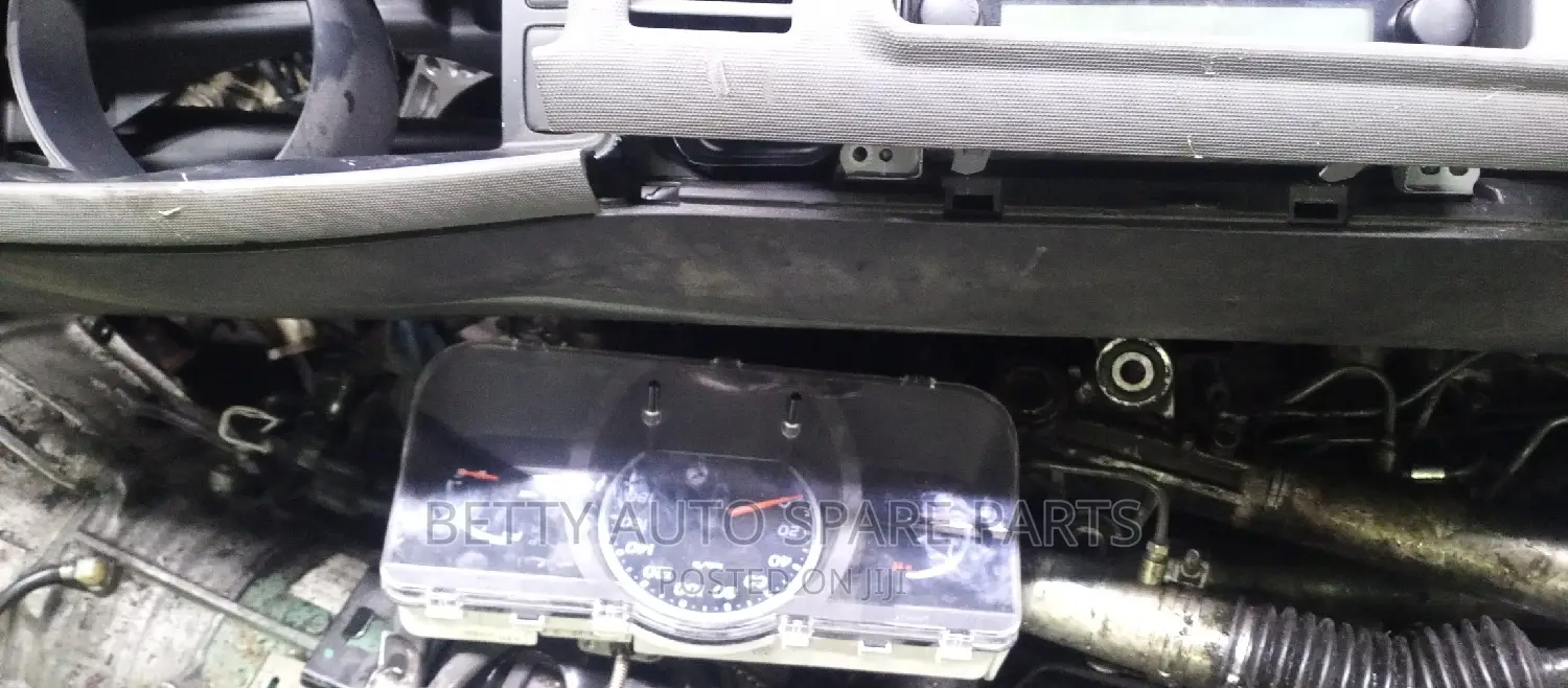 Toyota Hiace 7 L Dashboard