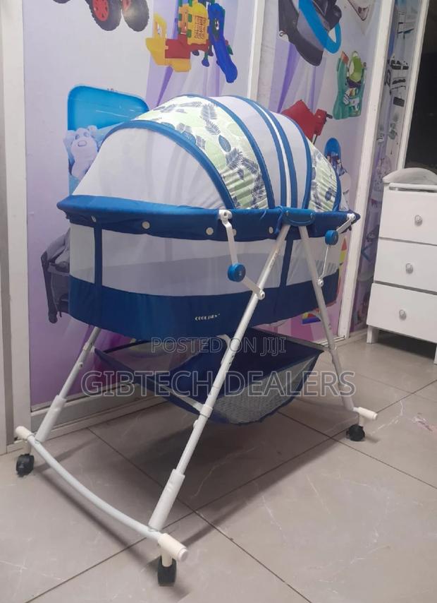 Quality Rocking Baby Bassinet - main view
