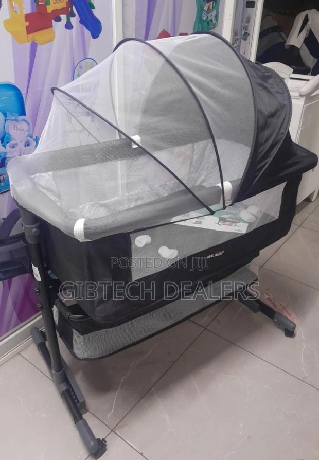 Baby Co-Sleeper Bassinet - main view