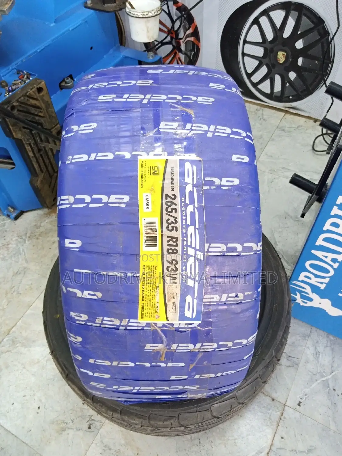 265/35r18 Accelera Tyre
