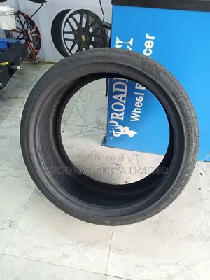 245/35r19 Blackhawk Tyre