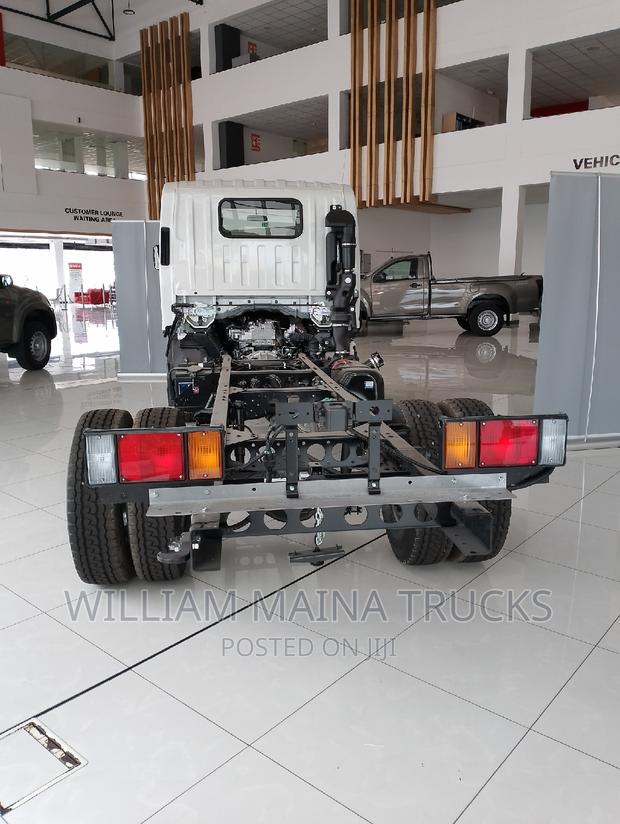 Isuzu NMR Chassis - thumbnail 3