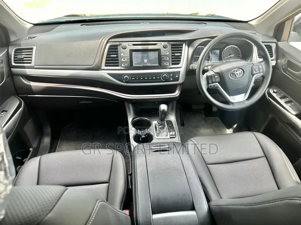 Toyota Kluger 2016 Black