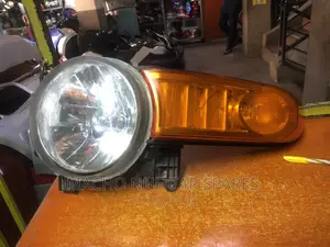 Toyota FJ Cruiser 2015 Headlight