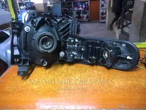 Toyota FJ Cruiser 2015 Headlight