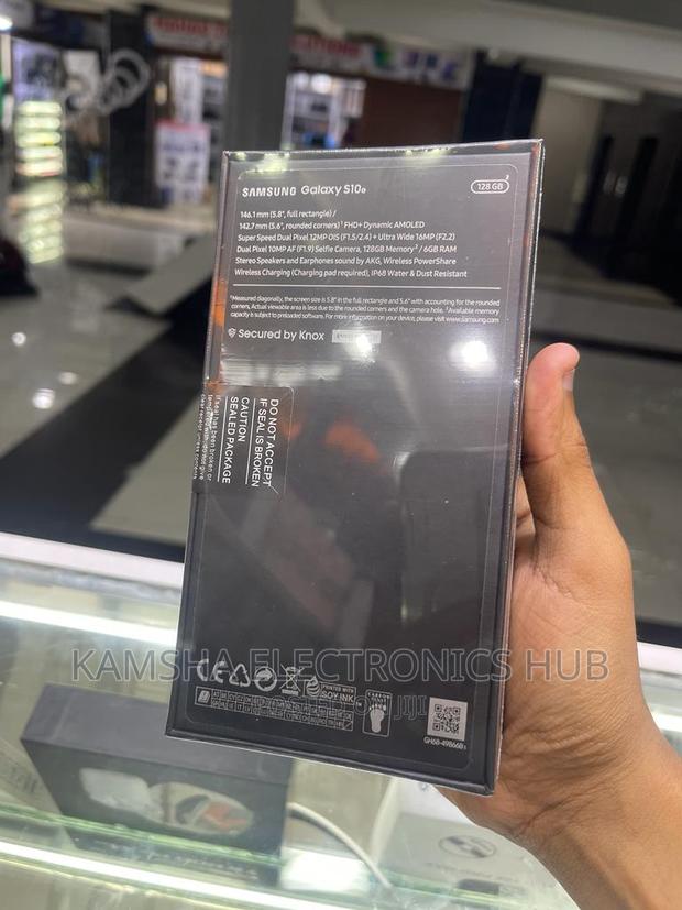 New Samsung Galaxy S10e 128 GB Gray - thumbnail 2