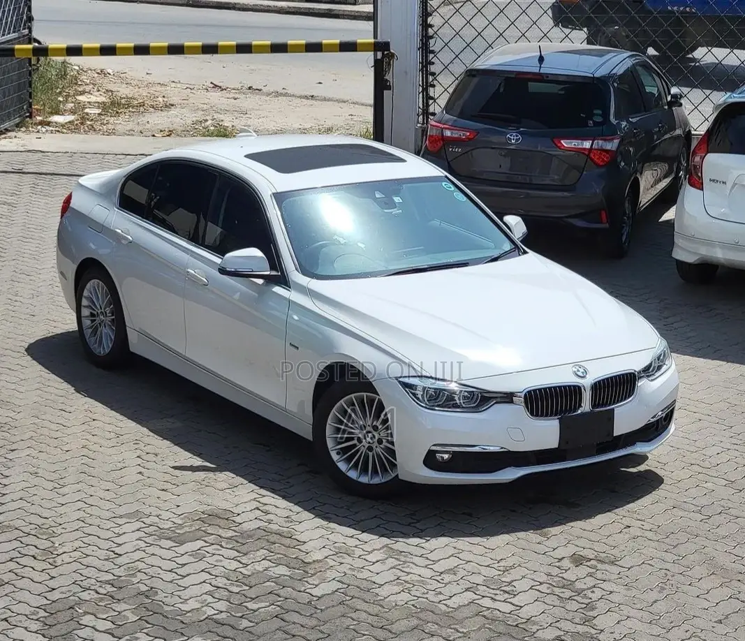 BMW 320i Sedan RWD 2017 White in Mombasa CBD - Cars, John Muchui | Jiji ...