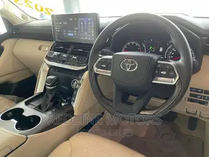 Toyota Land Cruiser 2023 Pearl