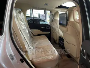 Toyota Land Cruiser 2023 Pearl