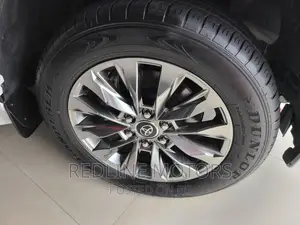 Toyota Land Cruiser 2023 Pearl