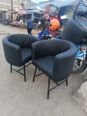 Styling Chairs, Black Plain.