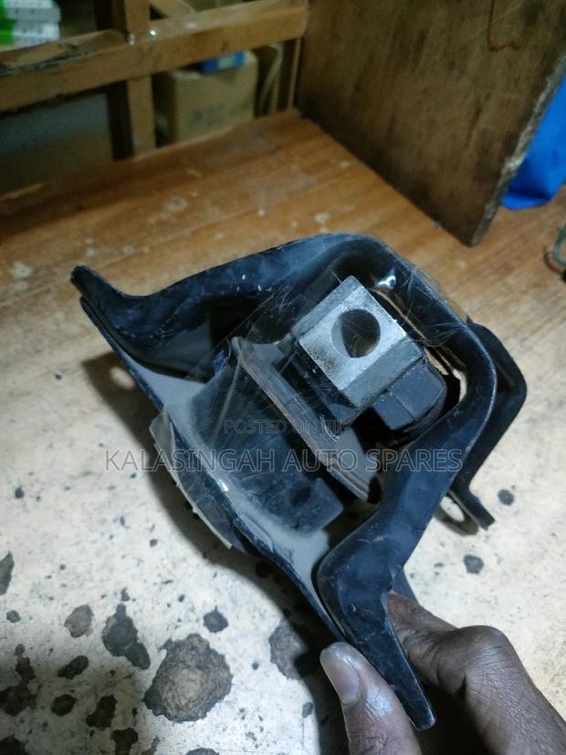 Engine Mounting Belta - main view