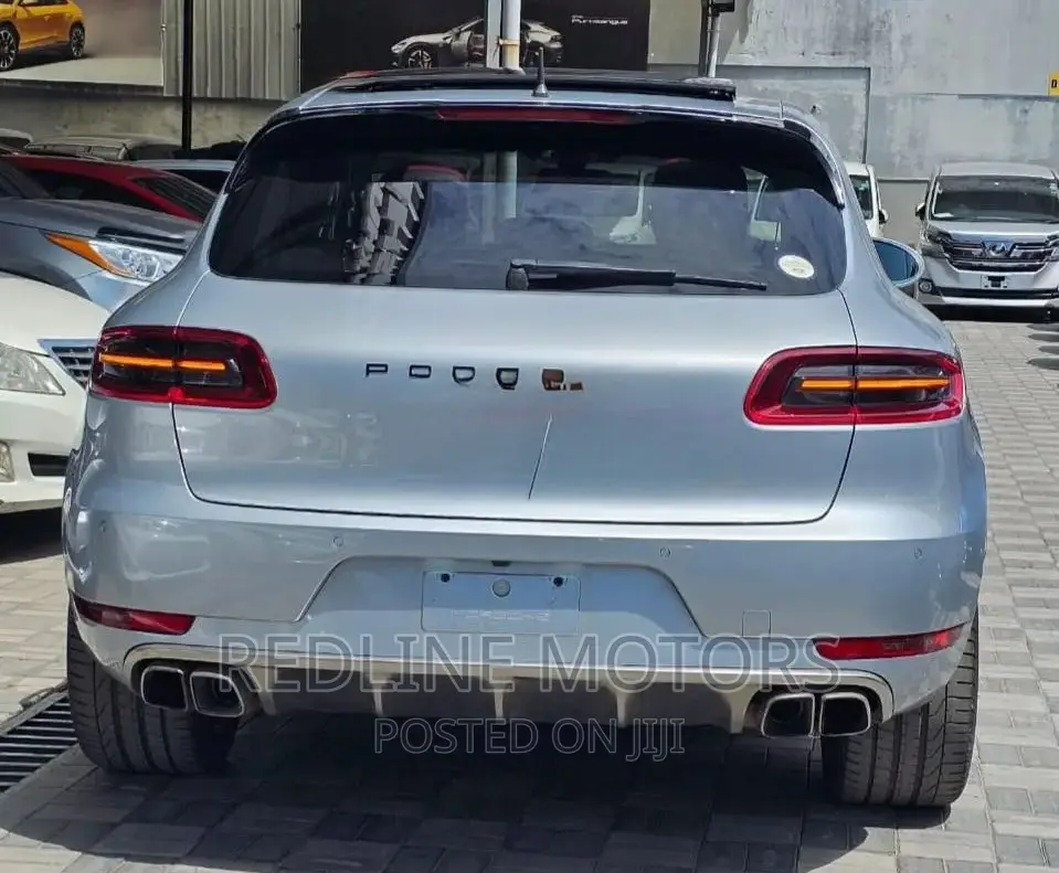 Porsche Macan Turbo 2016 Gray