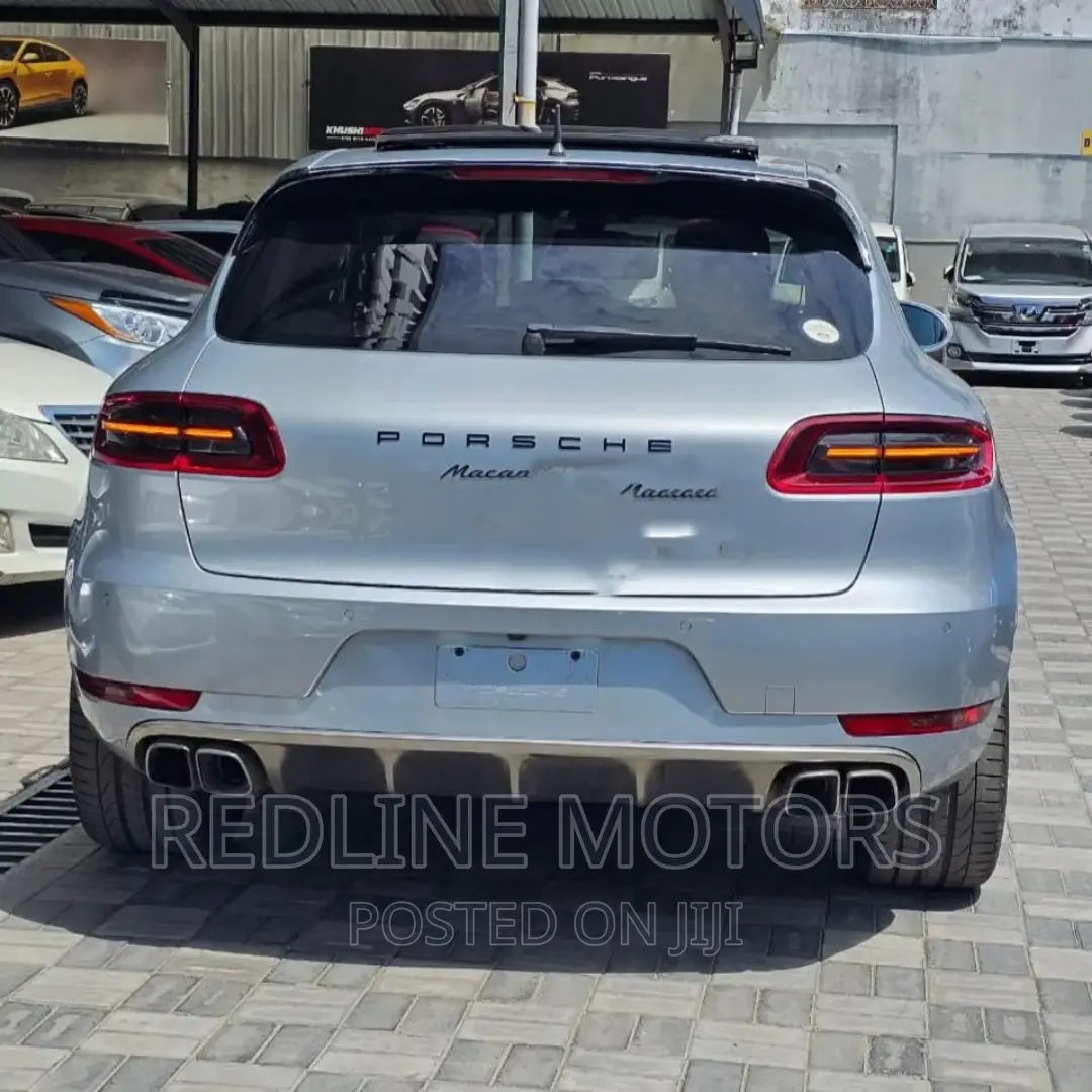 Porsche Macan Turbo 2016 Gray