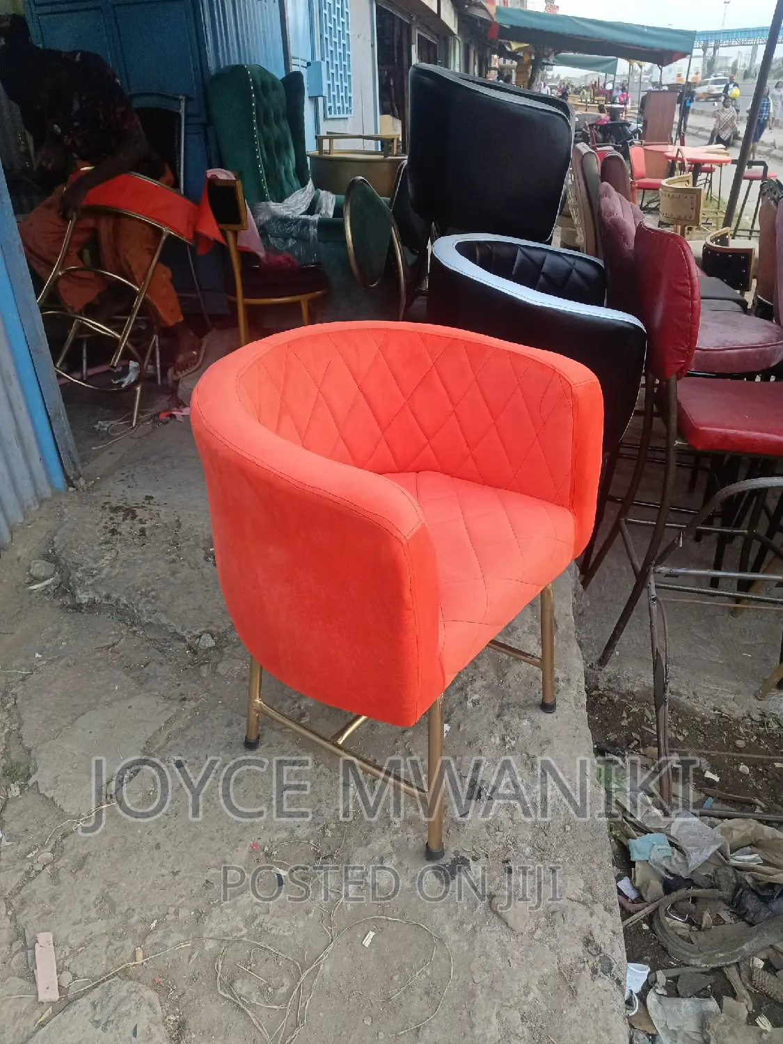 Styling Chai, Colour Orange.