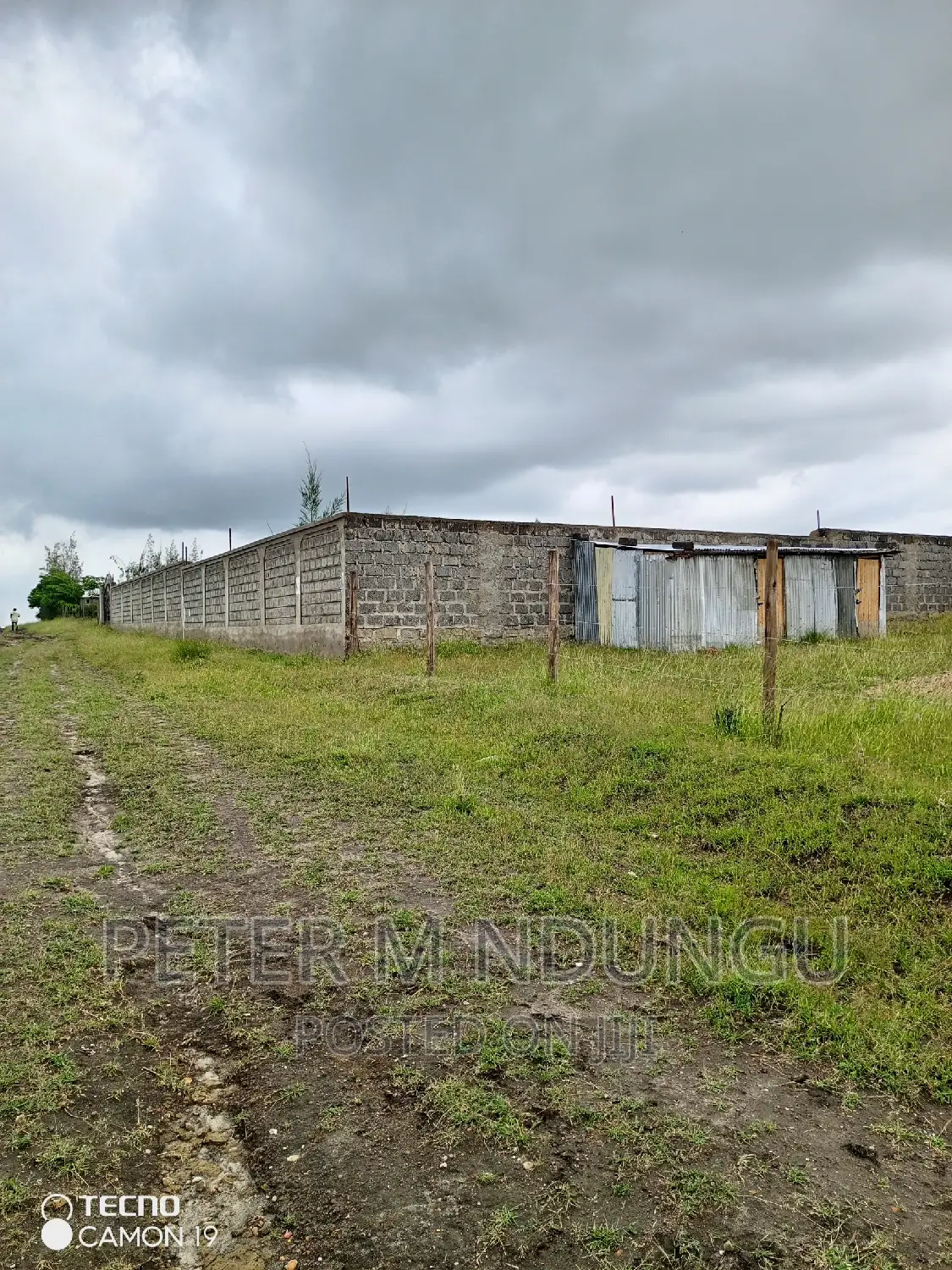 Plots on Sale, Joska