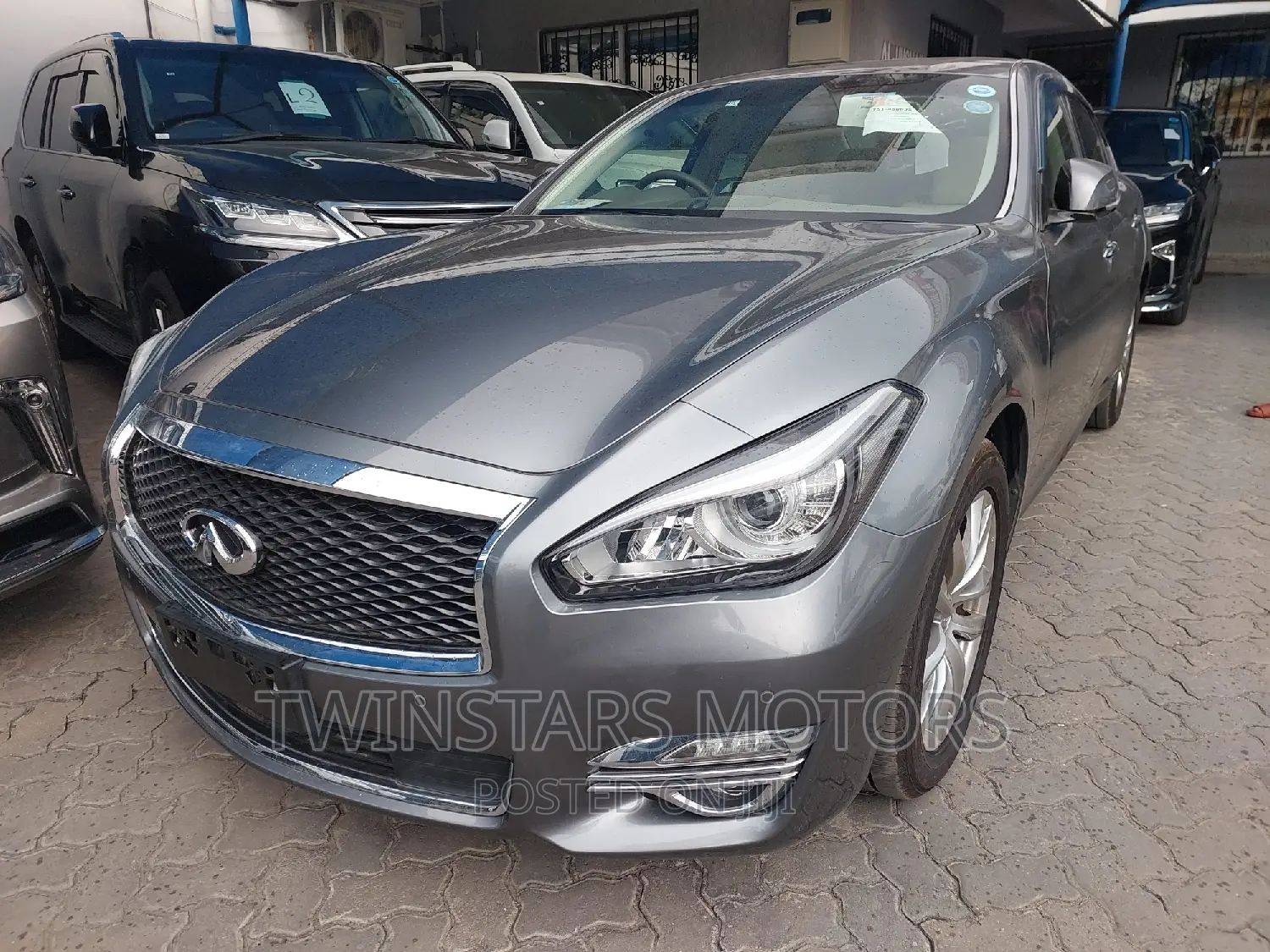 Nissan Fuga 2017 Gray