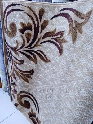 Normal Carpets
Size *4*6* Feets