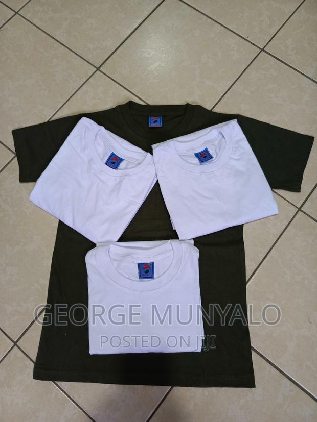 Quality White Round Neck T-Shirts - thumbnail 2