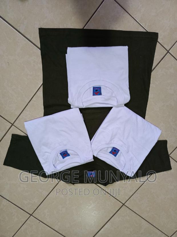 Quality White Round Neck T-Shirts - thumbnail 3