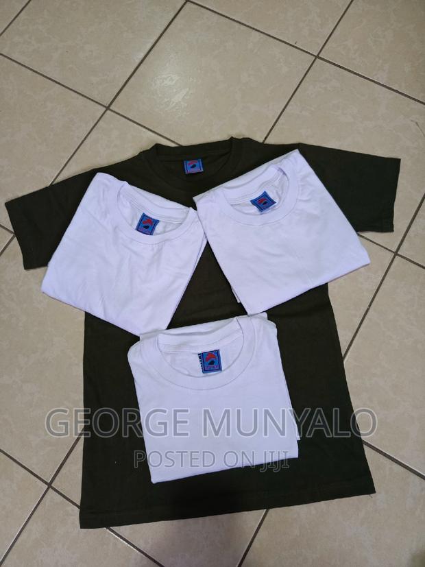 Quality White Round Neck T-Shirts - thumbnail 4