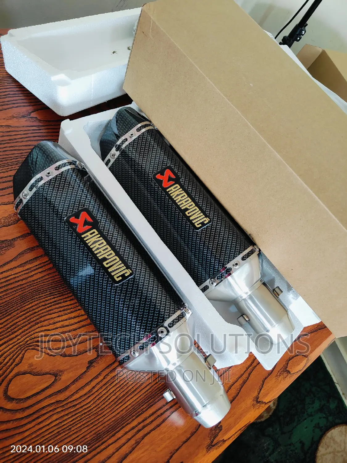 Motorcycle Exhaust Muffler.
Color
Black, Steel, Titanium