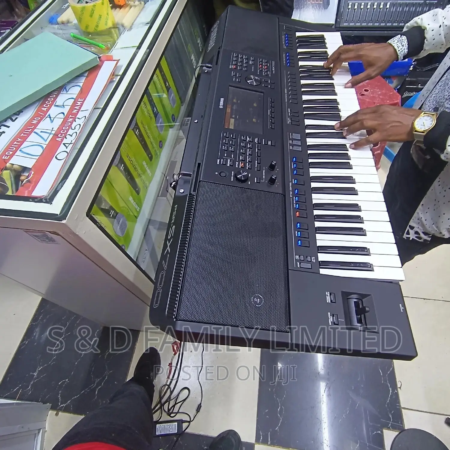 Yamaha SX-700 Electronic Keyboard