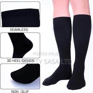 Travel Compression Sock: Flight Socks - main view