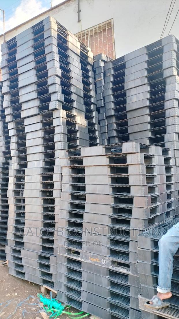 Strong Plastic Pallets - thumbnail 2