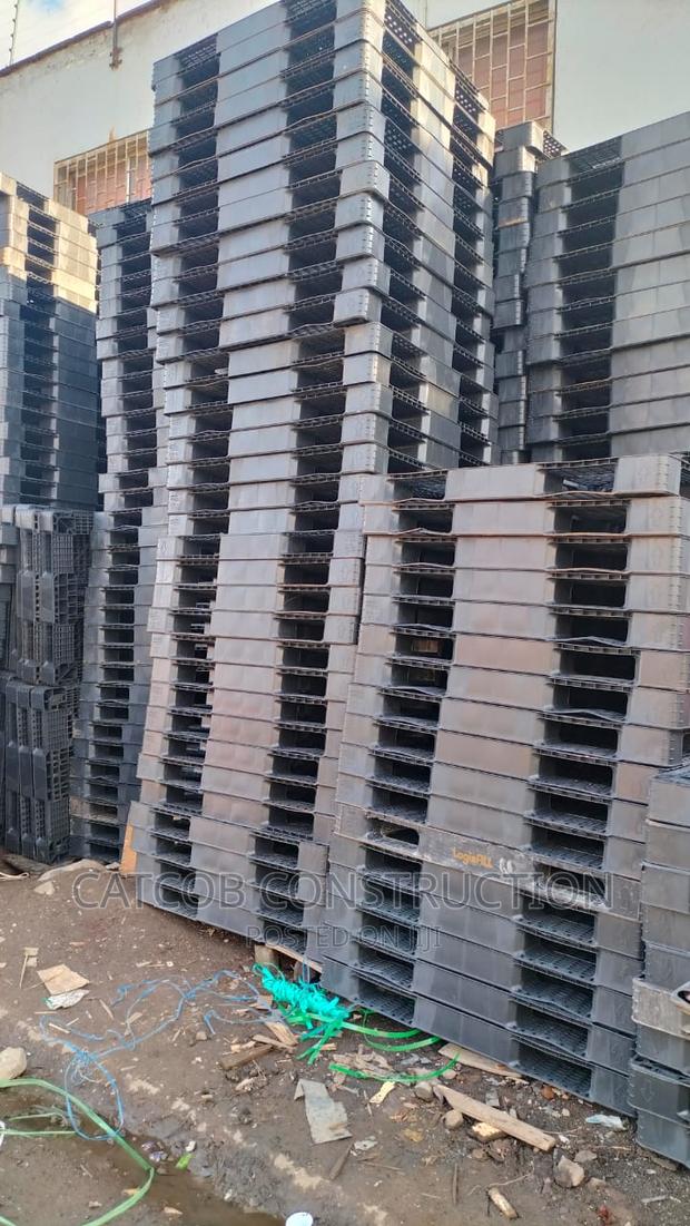 Strong Plastic Pallets - thumbnail 3