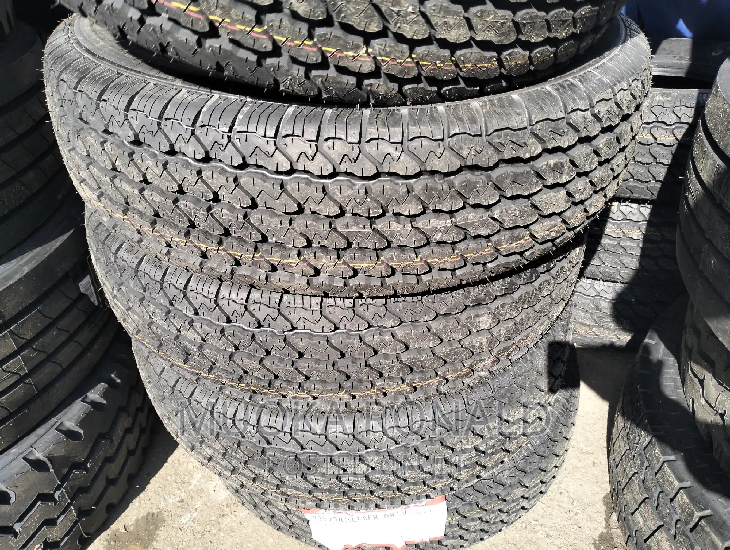 235/75r15 Doubleking Tyre (A/T