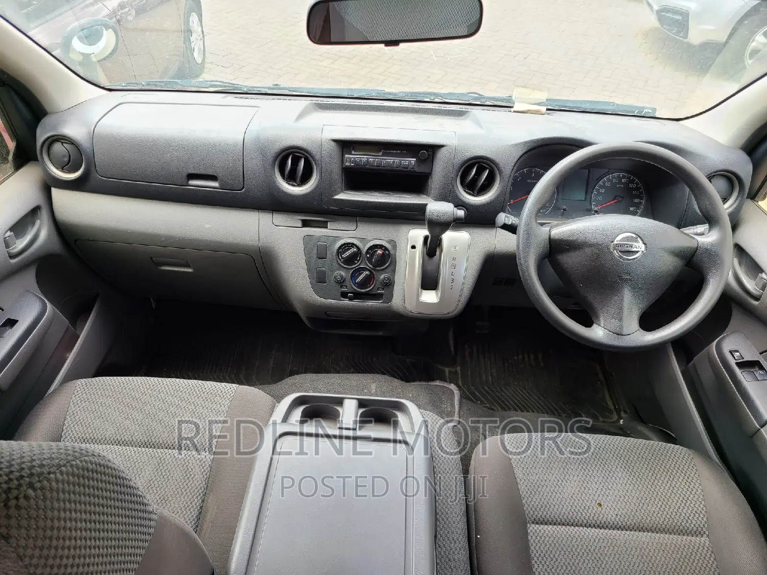 Nissan Caravan (Urvan) 2016 White