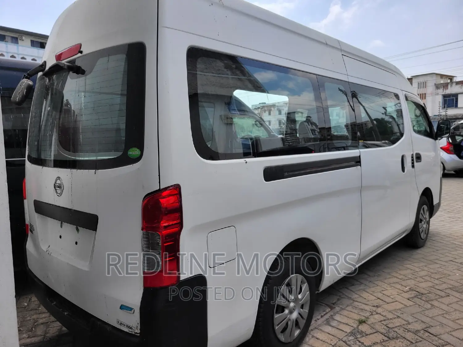 Nissan Caravan (Urvan) 2016 White
